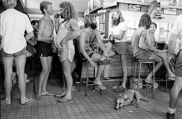 At_the_Pub_Brisbane_1982.jpg